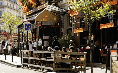 Terrasse estivale, rue d'Odessa
